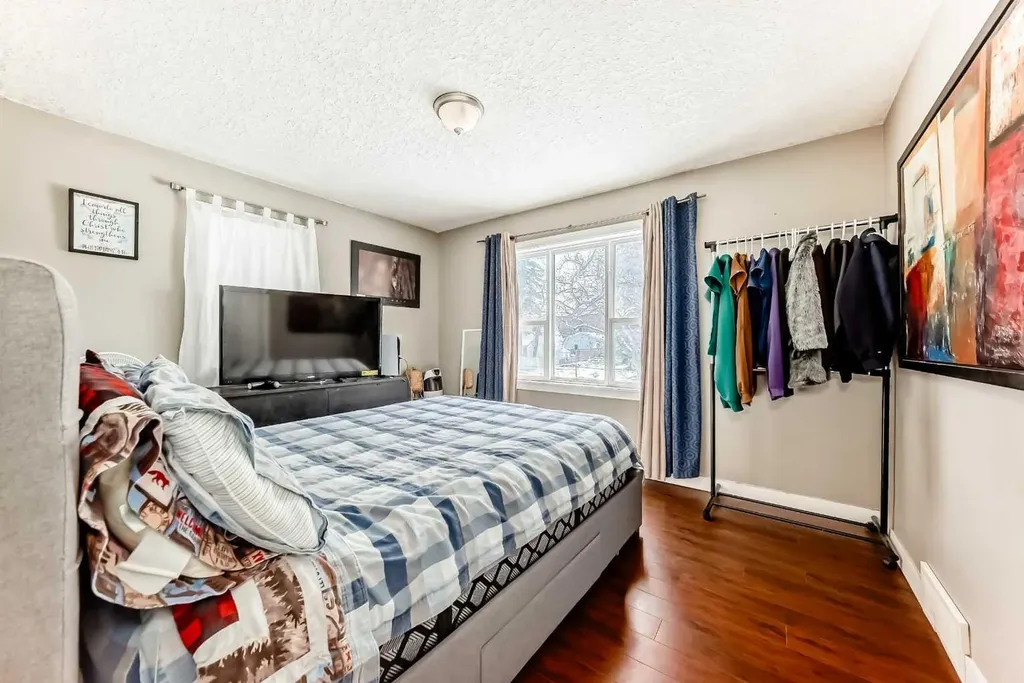2428 3 Avenue NW Calgary AB T2N 0L7