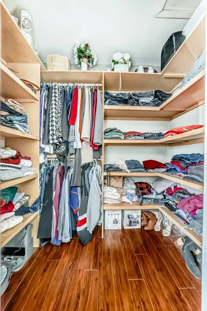 2428 3 Avenue NW Calgary AB T2N 0L7