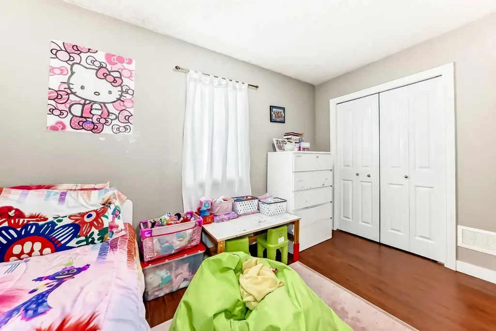 2428 3 Avenue NW Calgary AB T2N 0L7