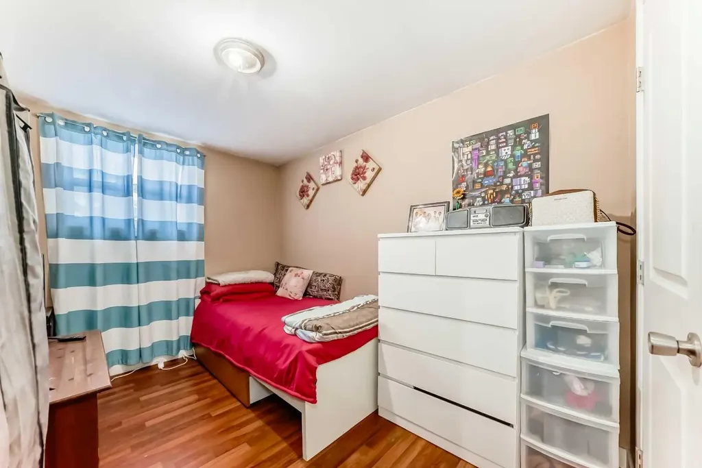 2428 3 Avenue NW Calgary AB T2N 0L7