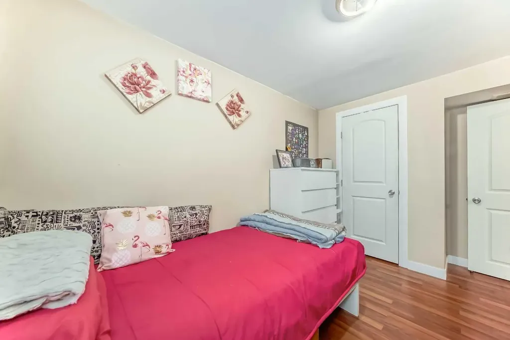 2428 3 Avenue NW Calgary AB T2N 0L7