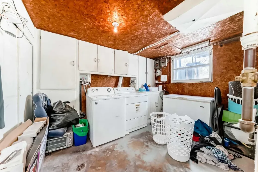 2428 3 Avenue NW Calgary AB T2N 0L7