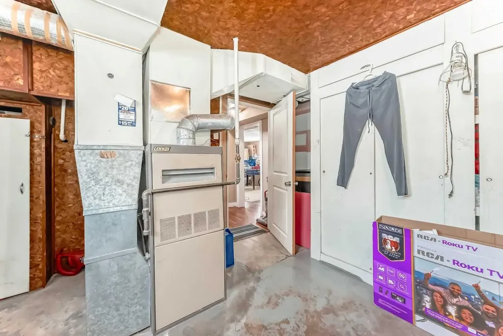 2428 3 Avenue NW Calgary AB T2N 0L7