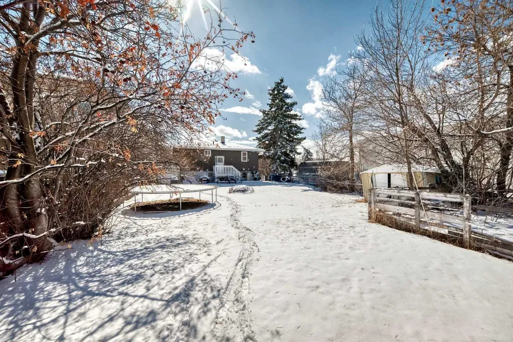 2428 3 Avenue NW Calgary AB T2N 0L7