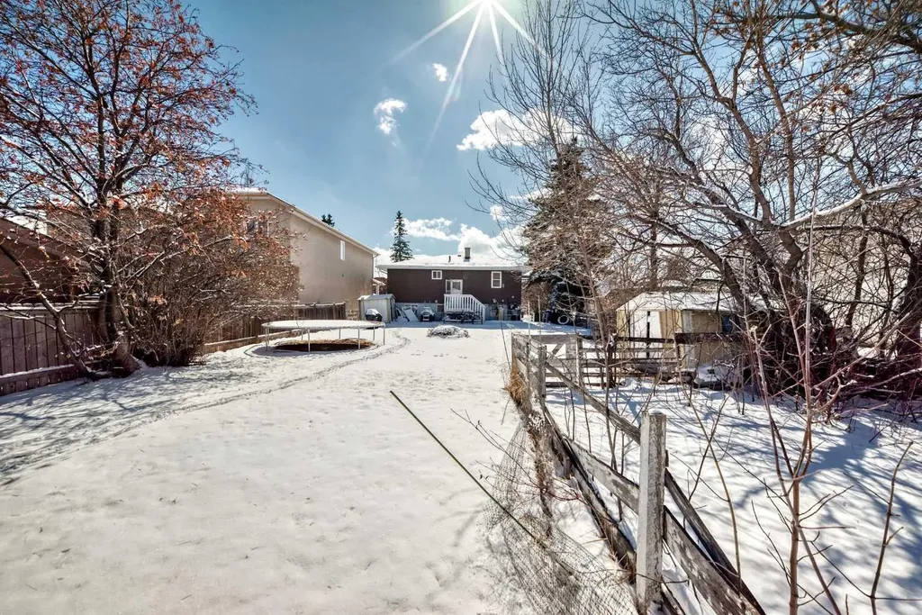 2428 3 Avenue NW Calgary AB T2N 0L7