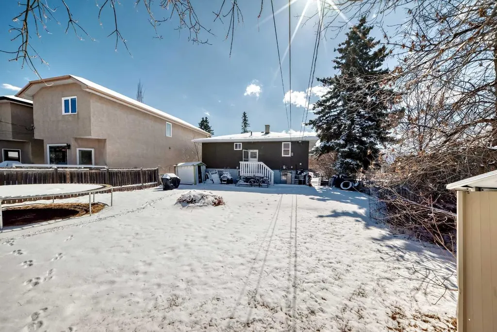 2428 3 Avenue NW Calgary AB T2N 0L7