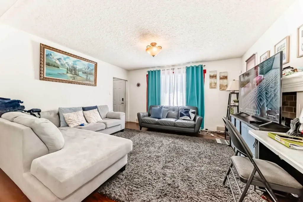 2428 3 Avenue NW Calgary AB T2N 0L7