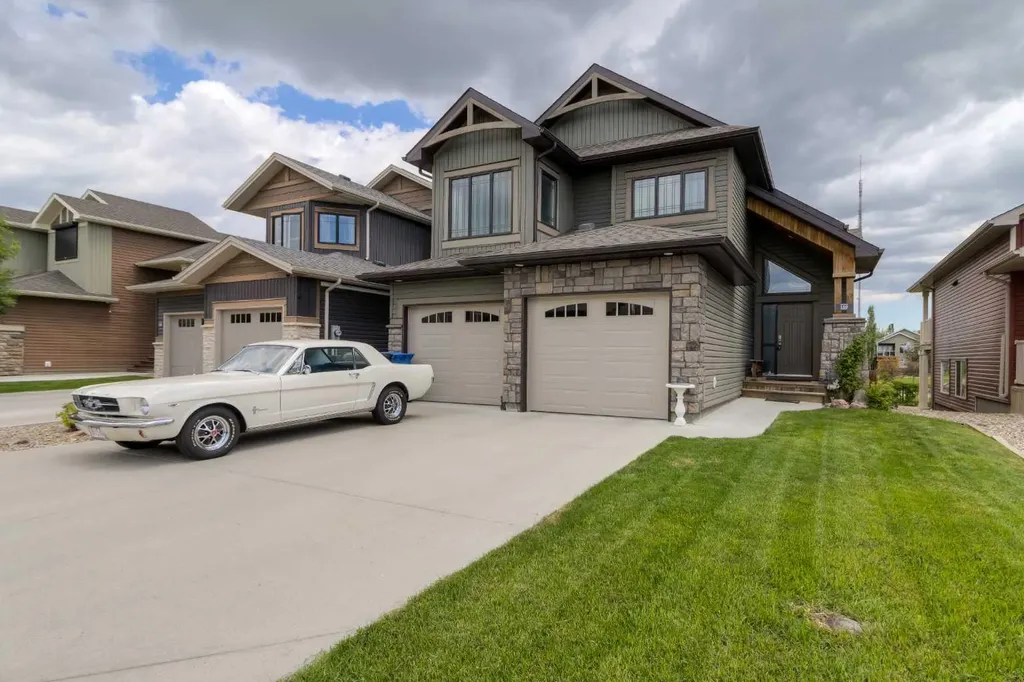 140 Blackwolf Way N Lethbridge AB T1H 6V9