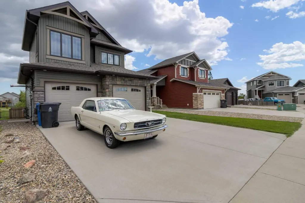 140 Blackwolf Way N Lethbridge AB T1H 6V9