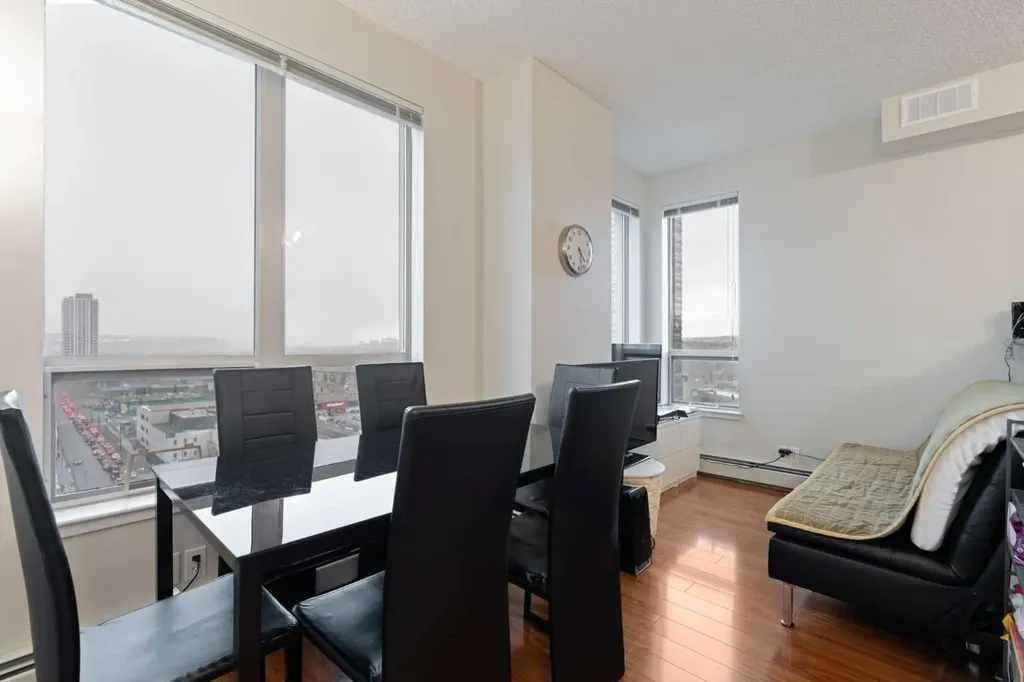 1053 10 Street SW Calgary AB T2R 1S6
