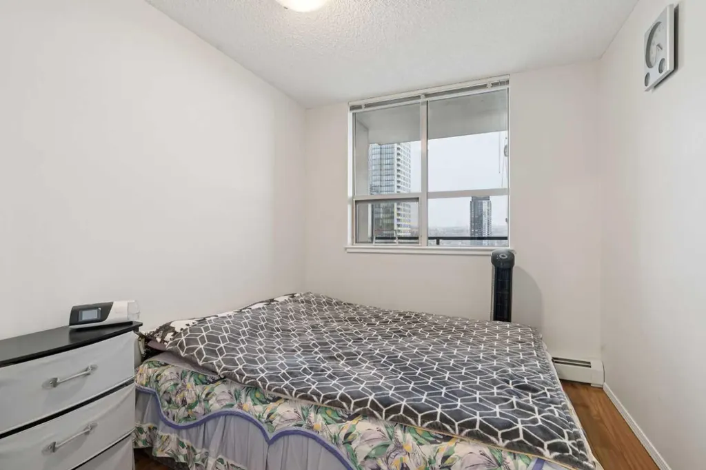 1053 10 Street SW Calgary AB T2R 1S6