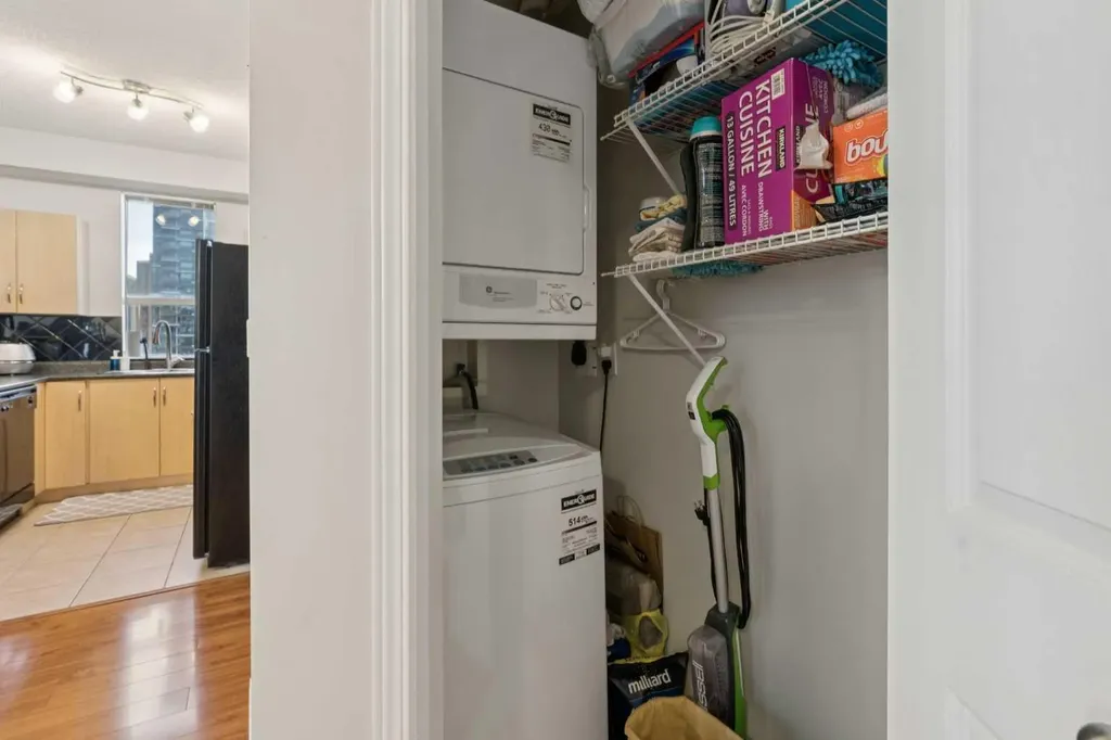 1053 10 Street SW Calgary AB T2R 1S6