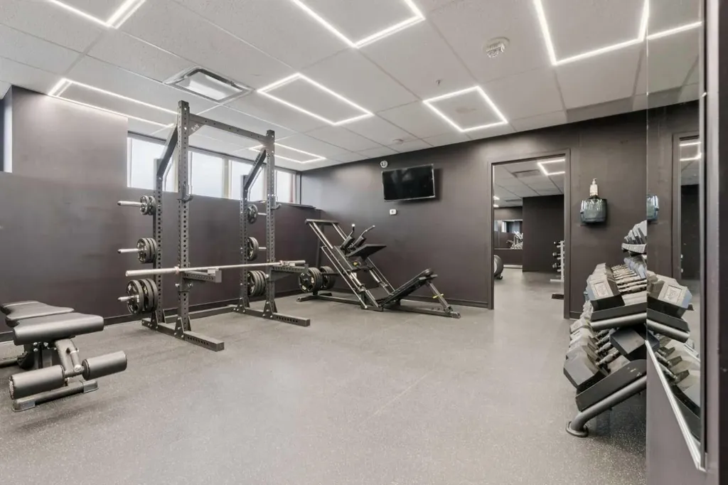 1053 10 Street SW Calgary AB T2R 1S6