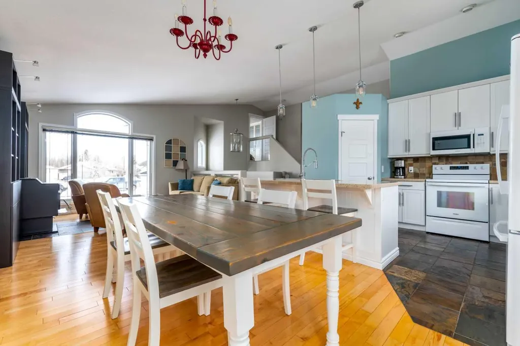 2912 65 Avenue Place Lloydminster AB T9V 3H5