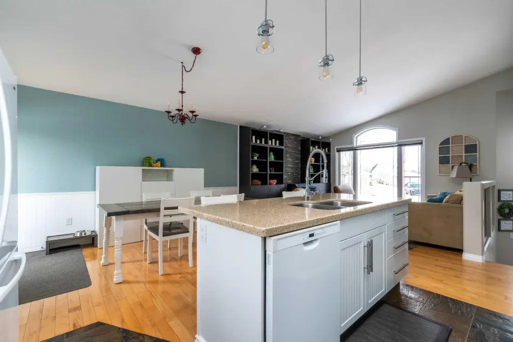 2912 65 Avenue Place Lloydminster AB T9V 3H5