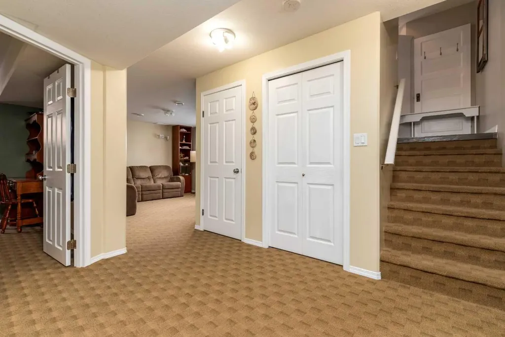 2912 65 Avenue Place Lloydminster AB T9V 3H5
