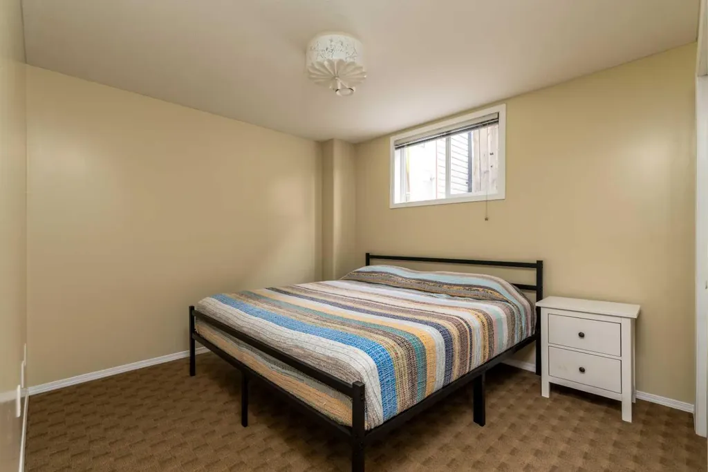 2912 65 Avenue Place Lloydminster AB T9V 3H5