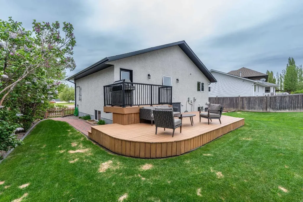 2912 65 Avenue Place Lloydminster AB T9V 3H5