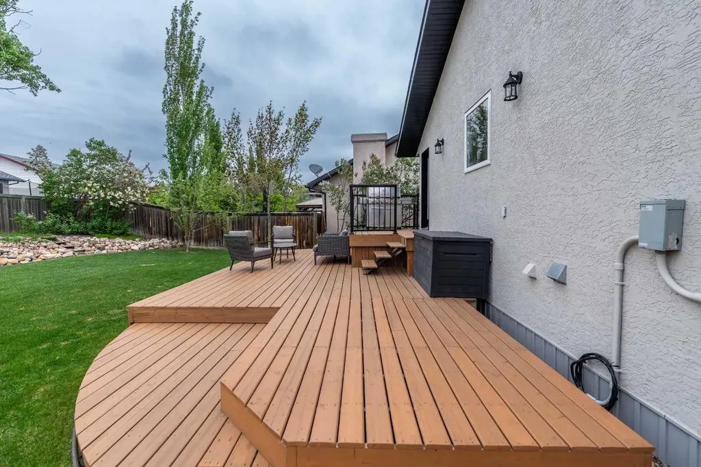 2912 65 Avenue Place Lloydminster AB T9V 3H5