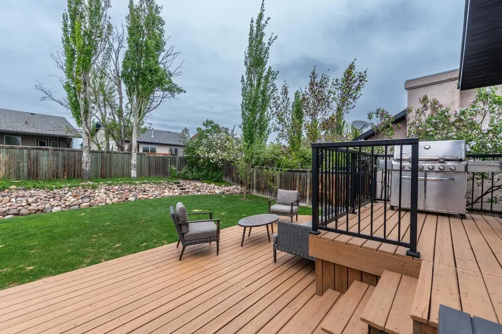 2912 65 Avenue Place Lloydminster AB T9V 3H5