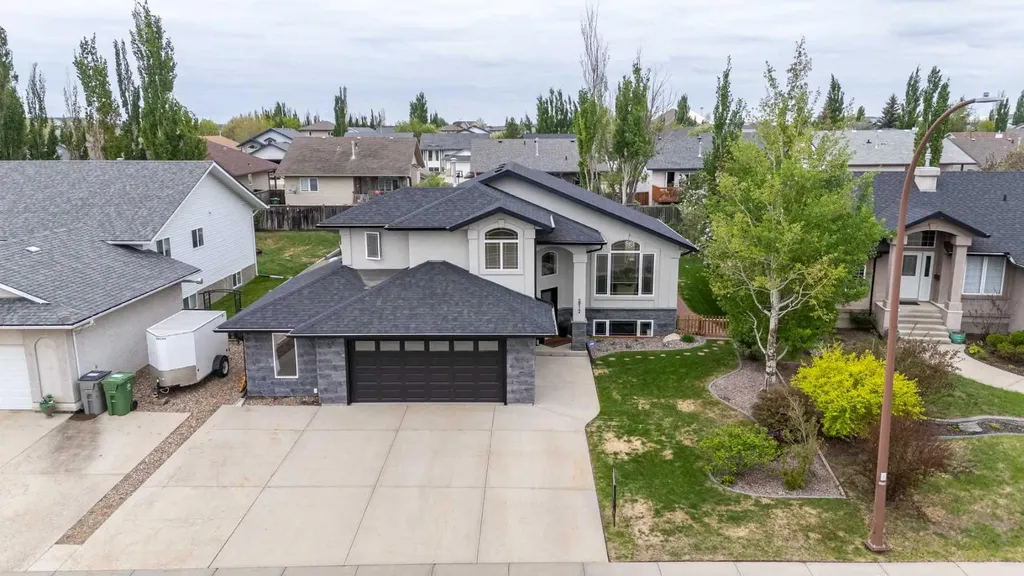 2912 65 Avenue Place Lloydminster AB T9V 3H5