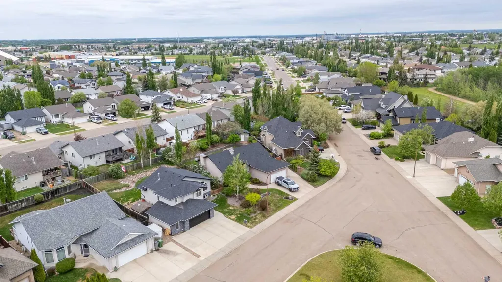 2912 65 Avenue Place Lloydminster AB T9V 3H5