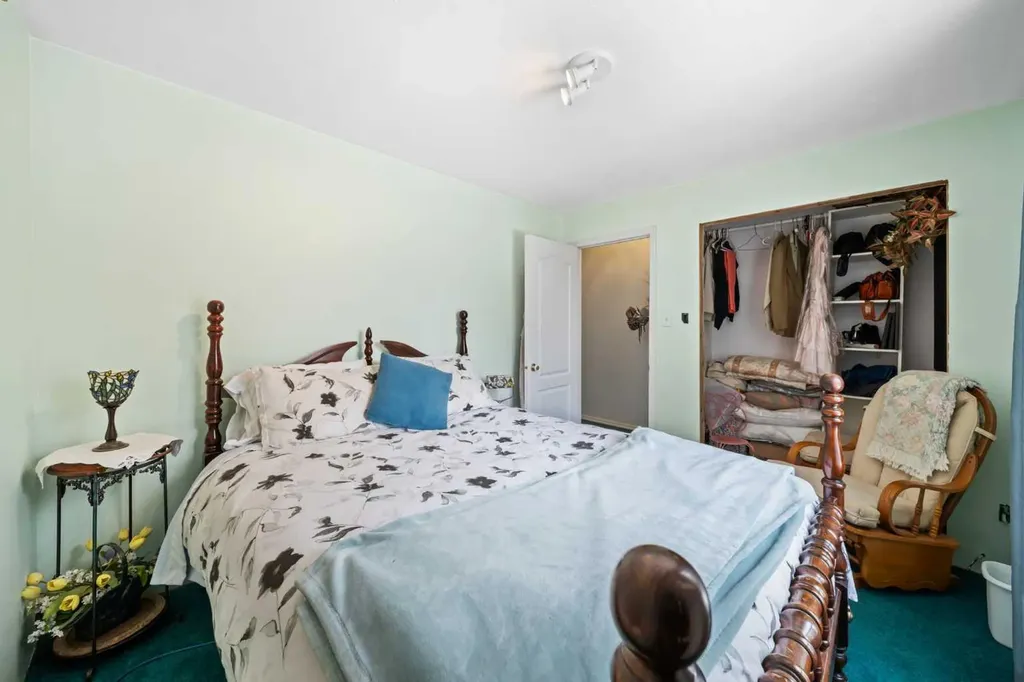 4354 27 Highway W Rural Mountain View County AB T0M 1X0