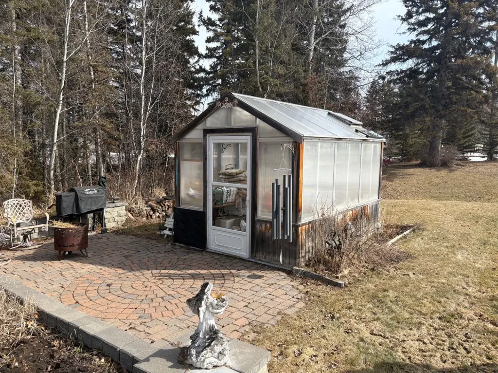 4354 27 Highway W Rural Mountain View County AB T0M 1X0