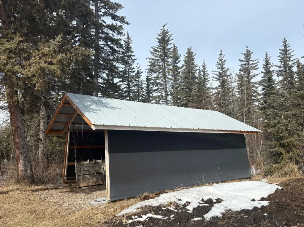 4354 27 Highway W Rural Mountain View County AB T0M 1X0