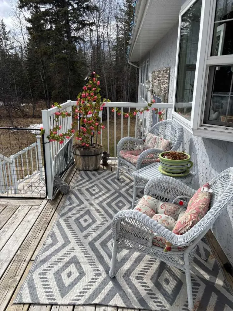 4354 27 Highway W Rural Mountain View County AB T0M 1X0