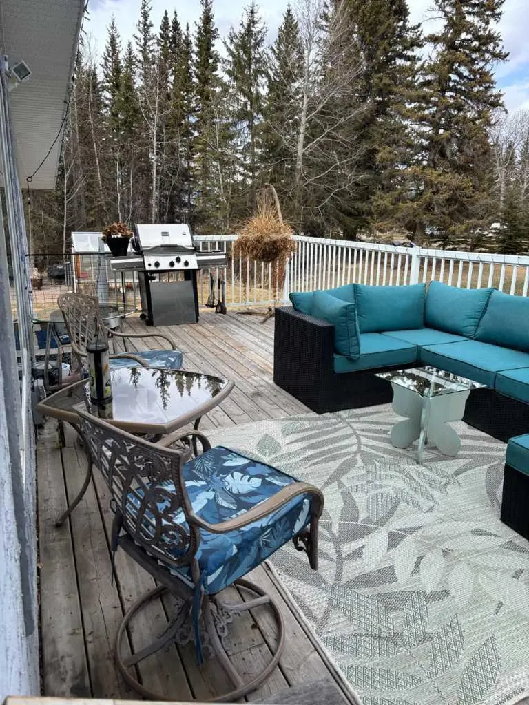 4354 27 Highway W Rural Mountain View County AB T0M 1X0