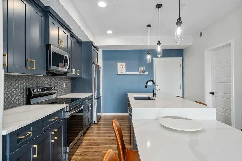 42 Cranbrook Gardens SE Calgary AB T3M 3P9