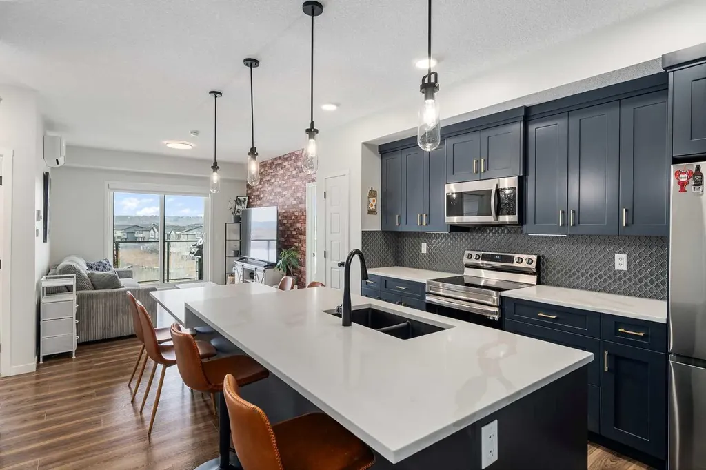 42 Cranbrook Gardens SE Calgary AB T3M 3P9