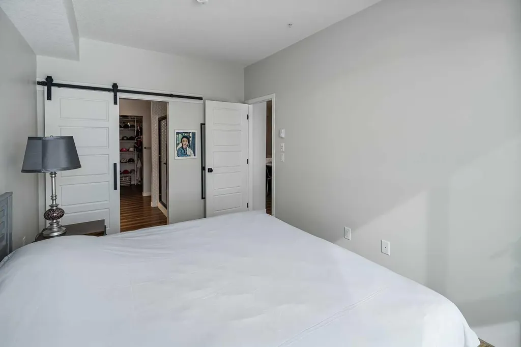 42 Cranbrook Gardens SE Calgary AB T3M 3P9