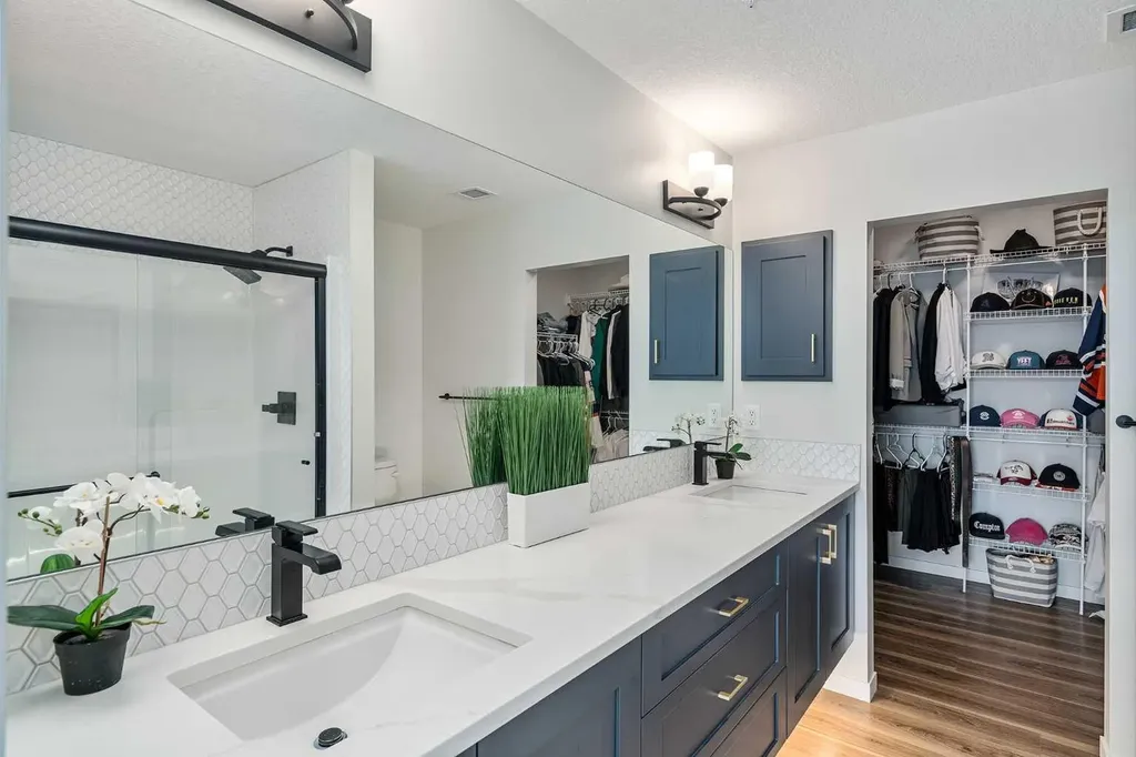 42 Cranbrook Gardens SE Calgary AB T3M 3P9