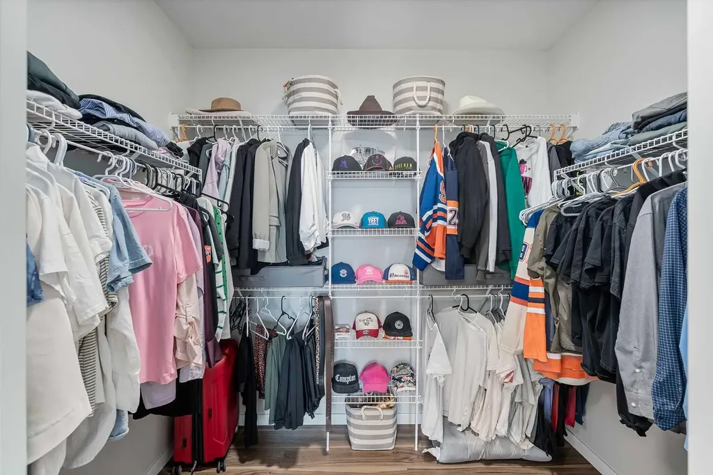 42 Cranbrook Gardens SE Calgary AB T3M 3P9