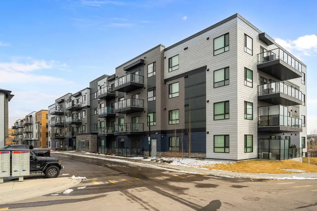 42 Cranbrook Gardens SE Calgary AB T3M 3P9