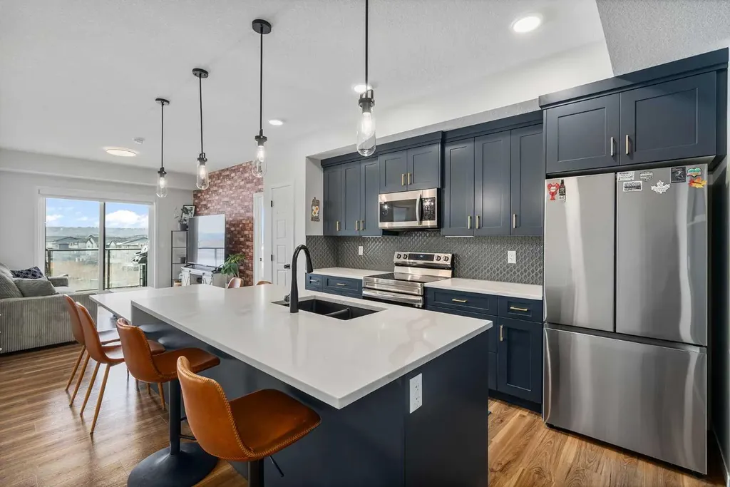 42 Cranbrook Gardens SE Calgary AB T3M 3P9