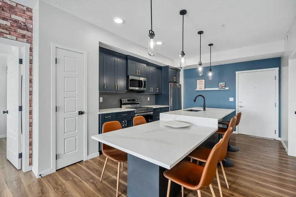 42 Cranbrook Gardens SE Calgary AB T3M 3P9