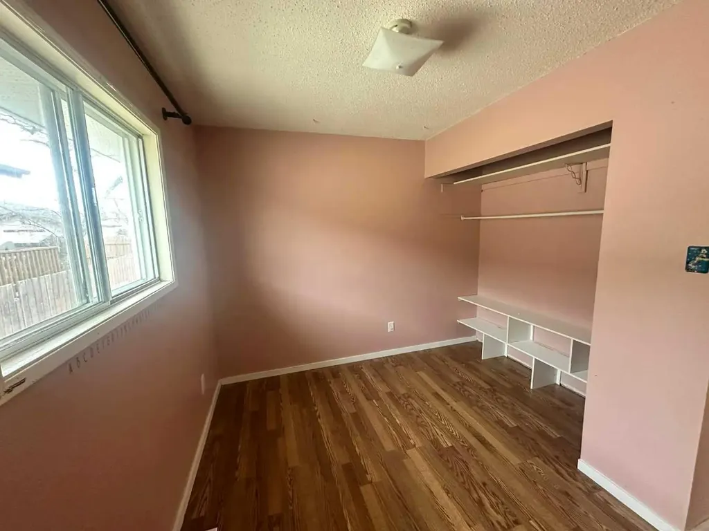 3905 52 Avenue Ponoka AB T4J1C8