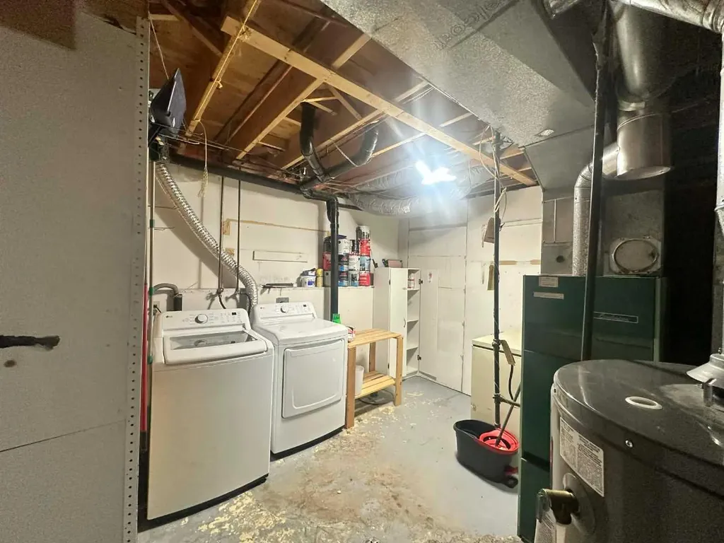 3905 52 Avenue Ponoka AB T4J1C8