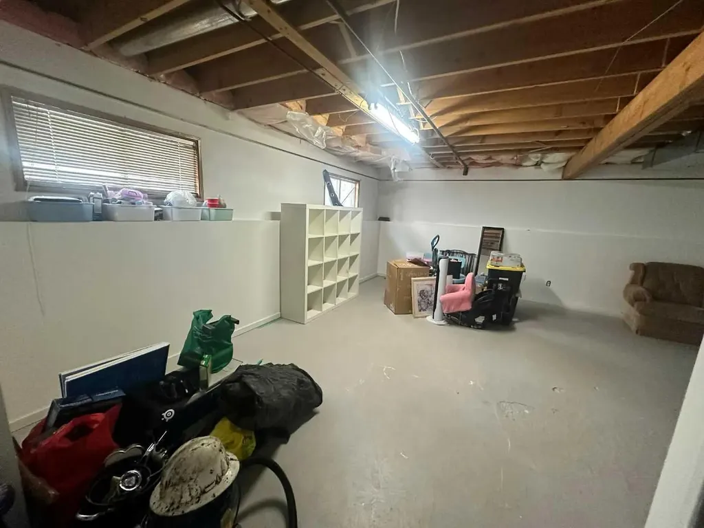 3905 52 Avenue Ponoka AB T4J1C8