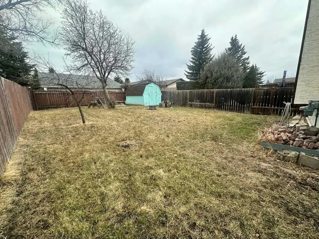 3905 52 Avenue Ponoka AB T4J1C8