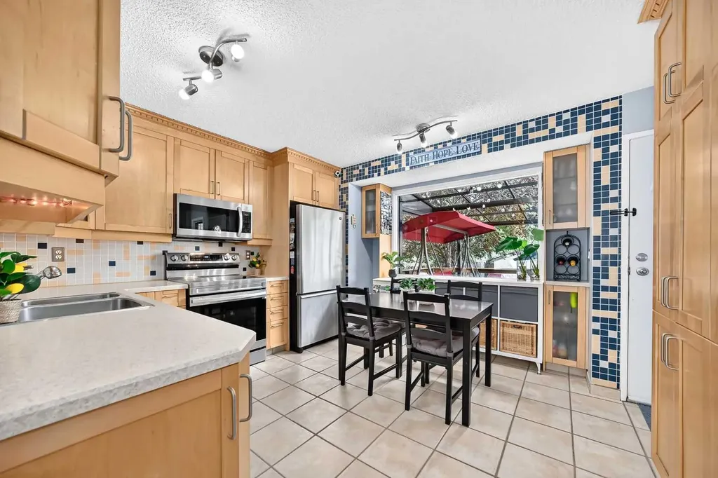 3321 56 Street NE Calgary AB T1Y 3Y7