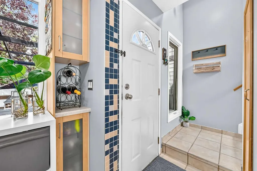 3321 56 Street NE Calgary AB T1Y 3Y7