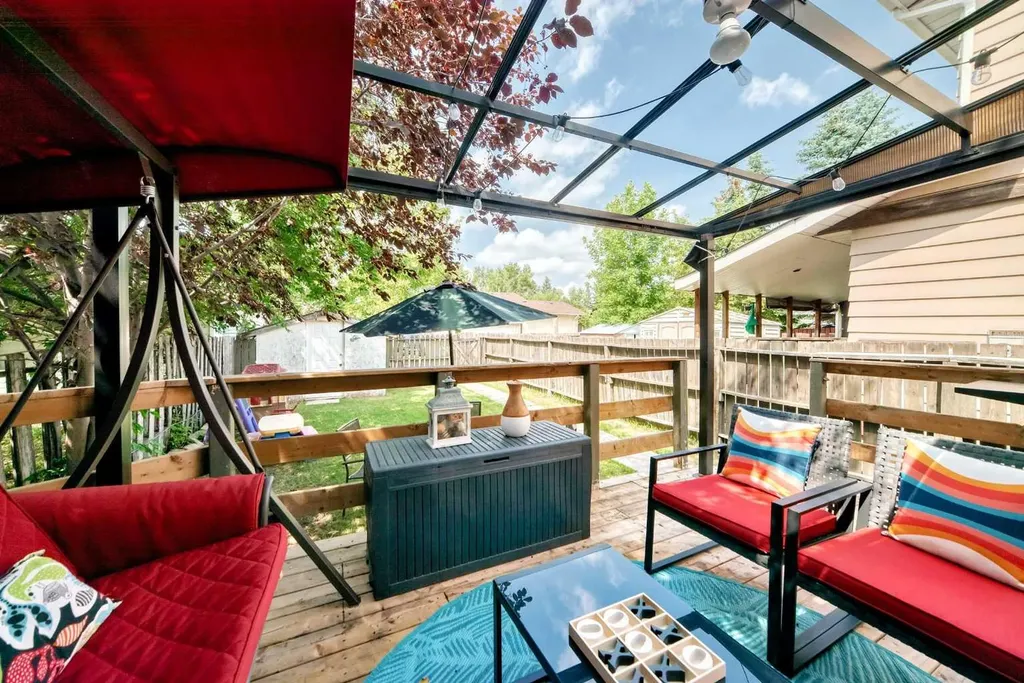 3321 56 Street NE Calgary AB T1Y 3Y7