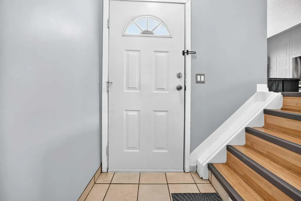 3321 56 Street NE Calgary AB T1Y 3Y7
