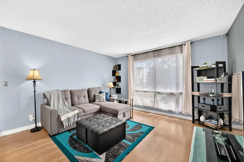 3321 56 Street NE Calgary AB T1Y 3Y7