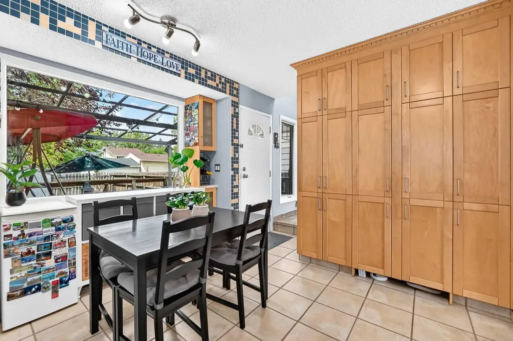 3321 56 Street NE Calgary AB T1Y 3Y7