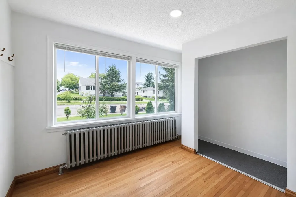 326 27 Avenue NE Calgary AB T2E 2A2